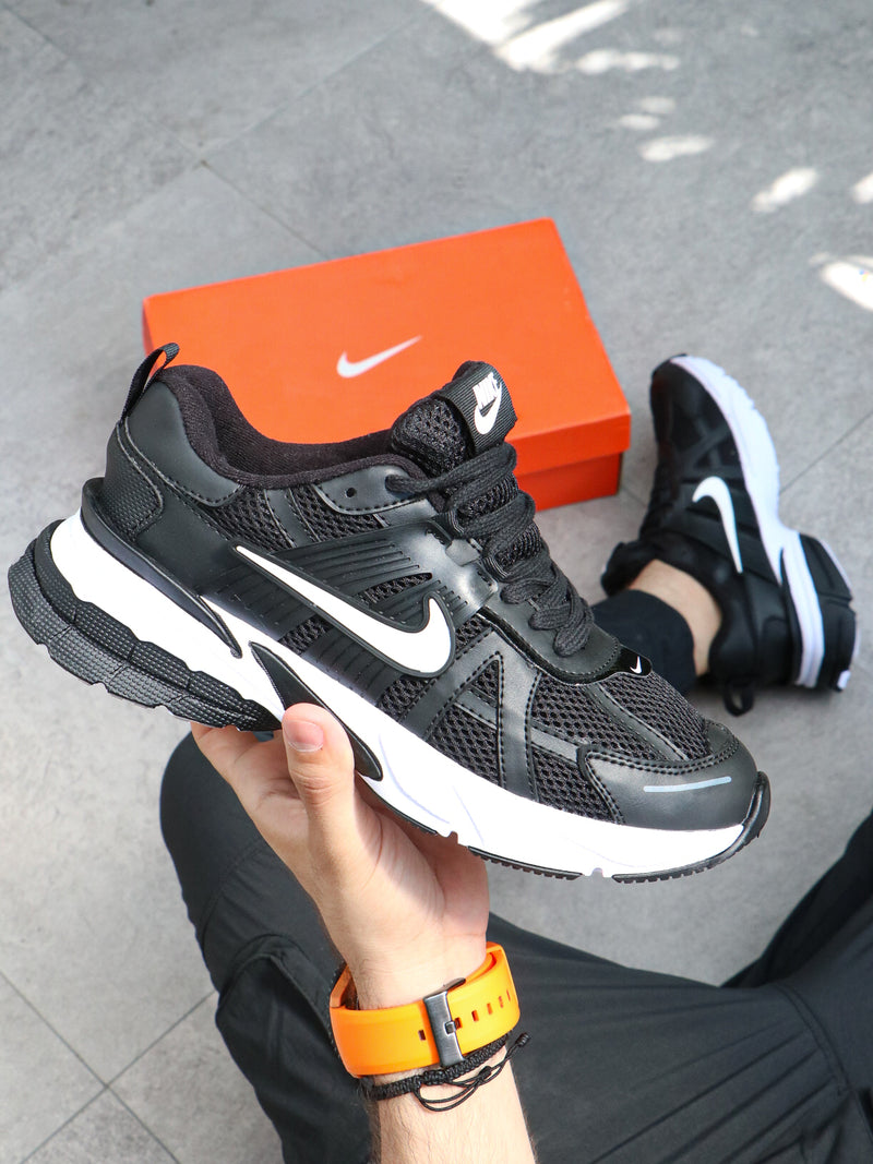 NIKE V2K Y5