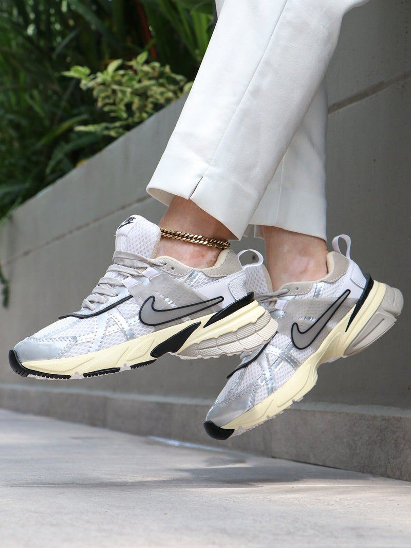 NIKE V2K Y5